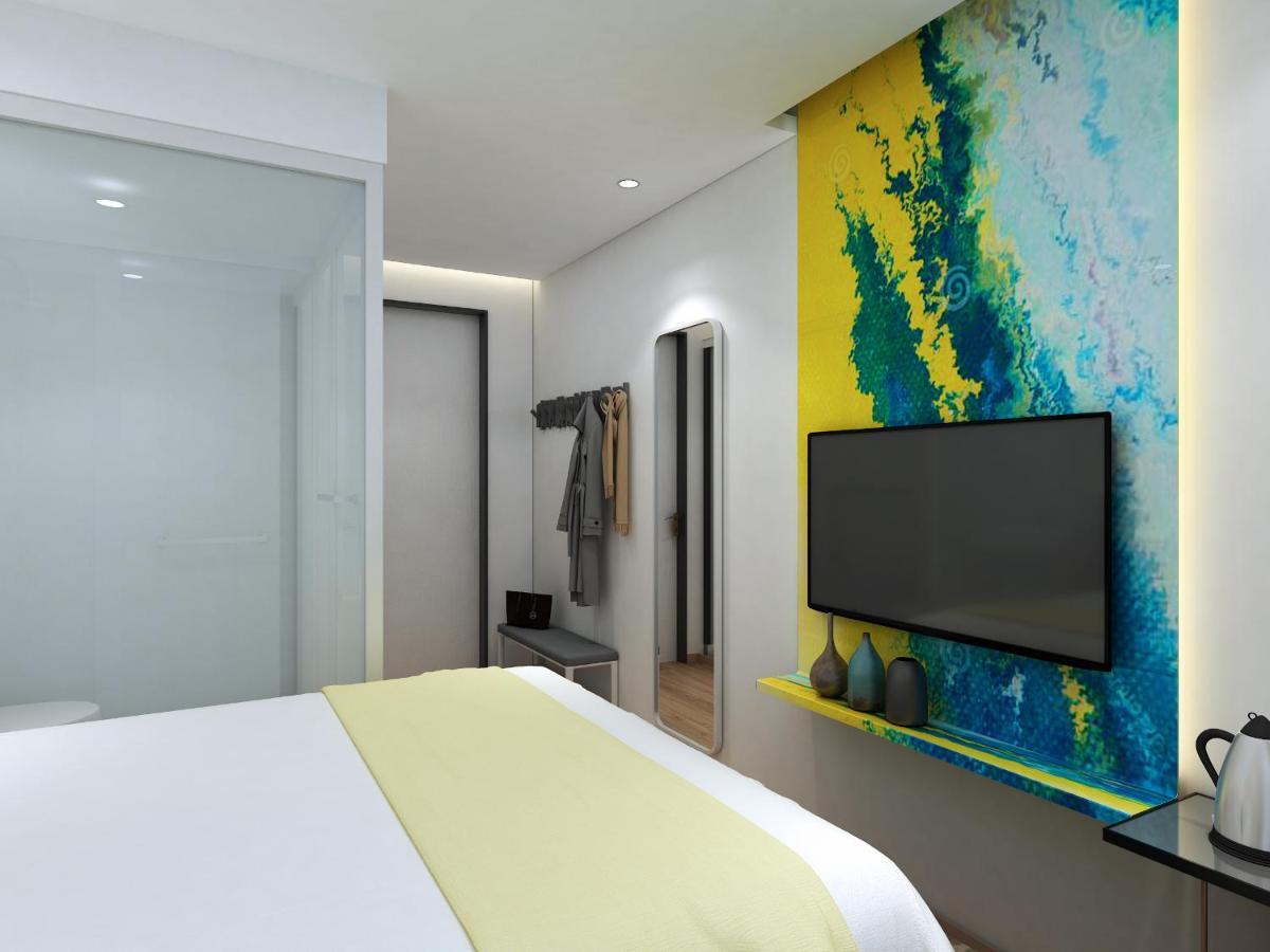 בייג'ינג Happy Dragon City Center Alley Hotel -In The City Center With Big Window&Heater, Ticket Service&Free Coffee&Food Recommendation,Near Tian Anmen Forbiddencity,Easy To Get Traditional Walking Area&Shichahai מראה חיצוני תמונה