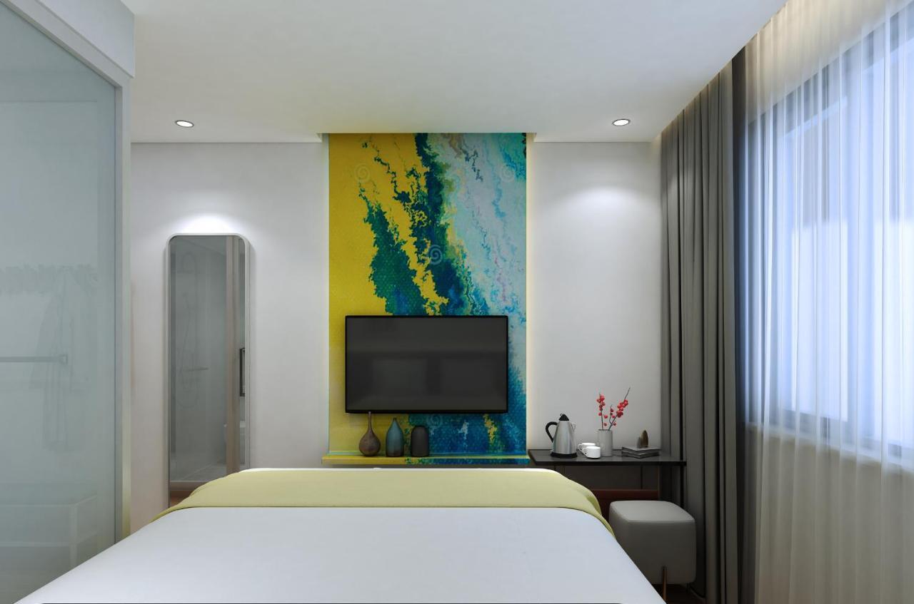 בייג'ינג Happy Dragon City Center Alley Hotel -In The City Center With Big Window&Heater, Ticket Service&Free Coffee&Food Recommendation,Near Tian Anmen Forbiddencity,Easy To Get Traditional Walking Area&Shichahai מראה חיצוני תמונה