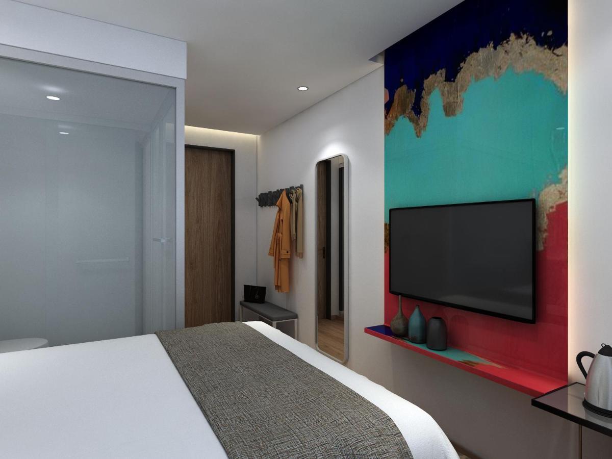 בייג'ינג Happy Dragon City Center Alley Hotel -In The City Center With Big Window&Heater, Ticket Service&Free Coffee&Food Recommendation,Near Tian Anmen Forbiddencity,Easy To Get Traditional Walking Area&Shichahai מראה חיצוני תמונה